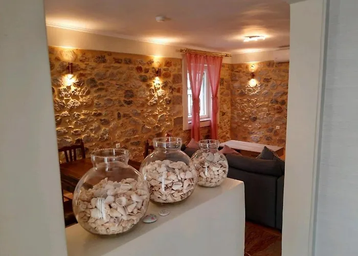 Et In Arkadia Ego * Leonídion