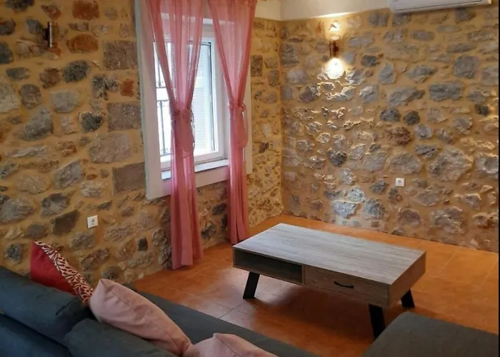 Et In Arkadia Ego Leonídion